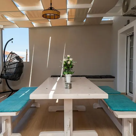 Villy - Zante Luxury Near The Sea Apartament *